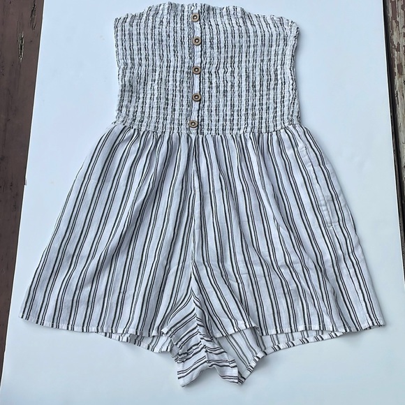 Garage Strapless Romper Shorts Stripped Black & White Size Medium - Picture 1 of 6